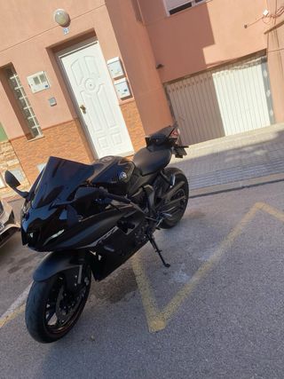 Yamaha R7 2024 Negra, limitada al A2
