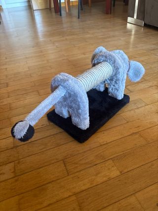 Gioco tiragraffi per gatti