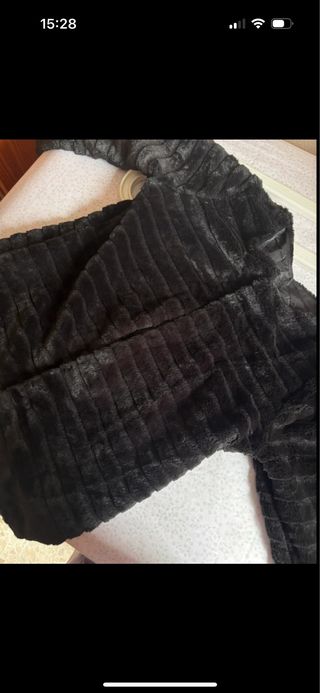 Abrigo piel sintética negro