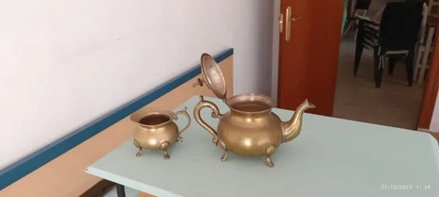 Set teiera e zuccheriera in bronzo