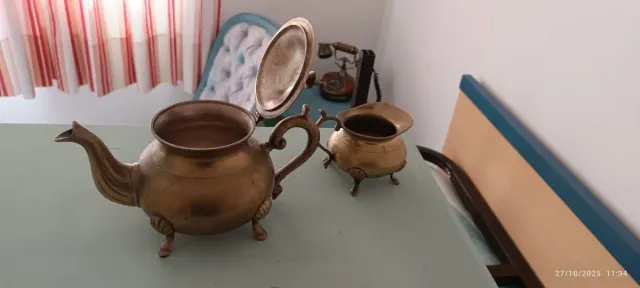 Set teiera e zuccheriera in bronzo