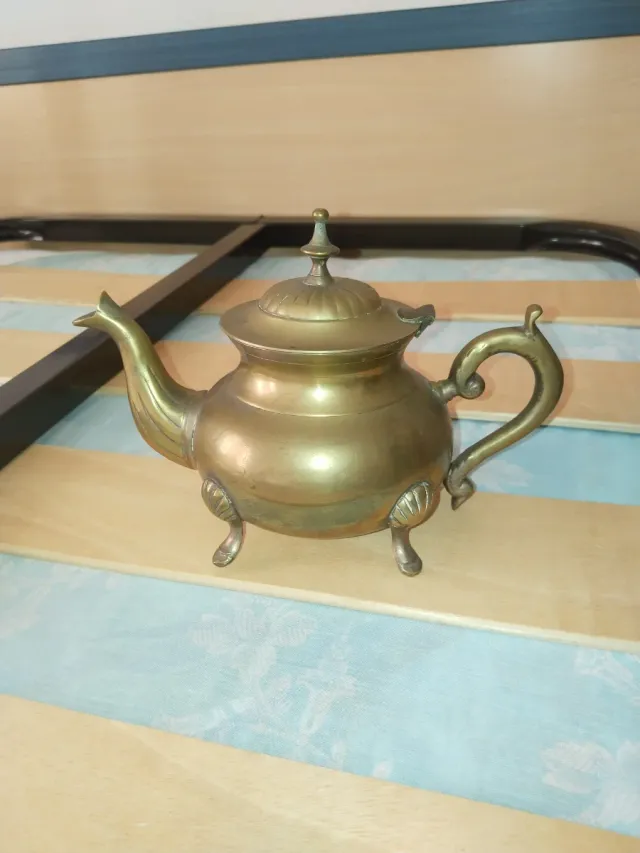 Set teiera e zuccheriera in bronzo