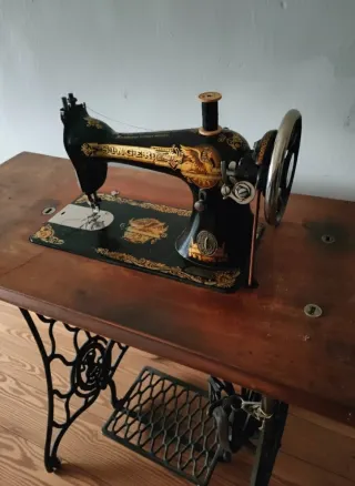 Máquina de coser Singer antigua.