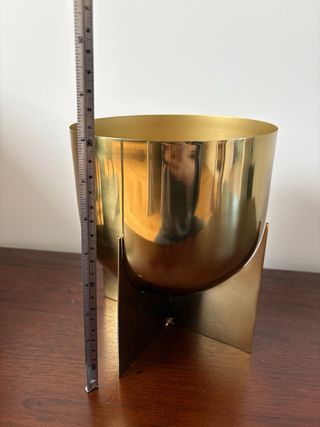 Maceteros dorados de acero