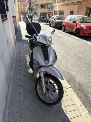 Piaggio Liberty 125 2014 con Baúl