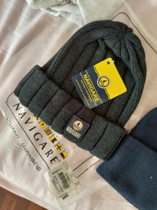 Set 2 cappelli Navigare blu e grigi