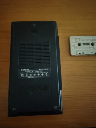 Grabadora Sanyo Cassette Portátil, vintage