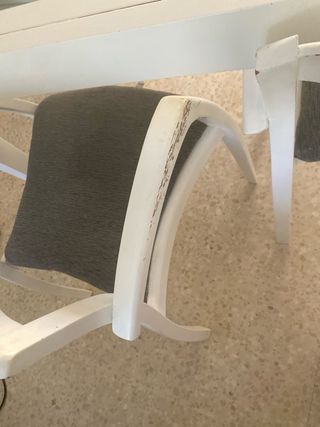 Mesa de comedor con 4 sillas