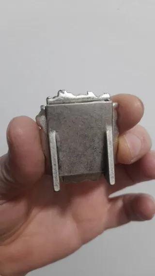 Cornicetta vintage in metallo