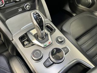Alfa Romeo Stelvio 2021