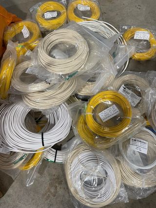 Cable de Fibra Óptica Negro