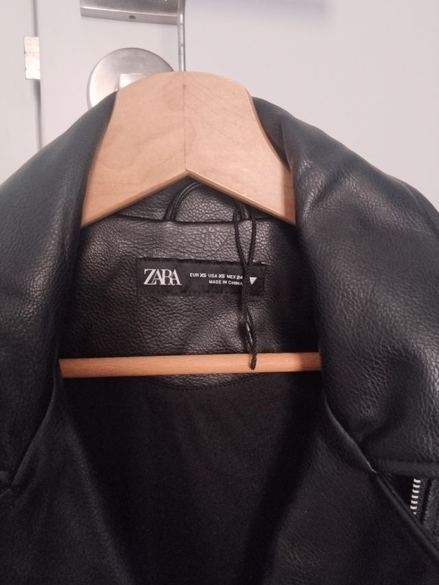 Vestido Polipiel Cremalleras ZARA