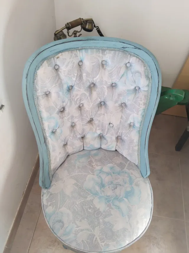 Butaca vintage azul y blanco