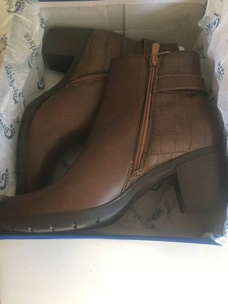 Botines marrones nuevos