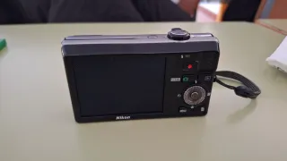 Cámara Nikon Coolpix S6000 Negra/Plateada