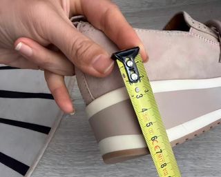 Zapatos de piel con cuña interna