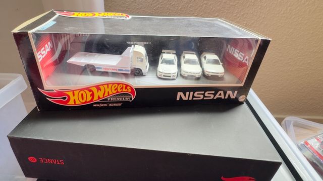 Hot Wheels Nissan Premium Set