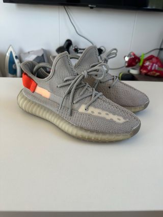 Adidas Yeezy Boost 350 V2