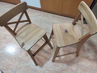 2 Sillas Madera Natural Muy Buen Estado