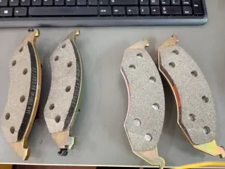 Pastillas de freno de disco delanteras F1SZ2001A