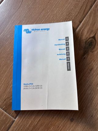 Batería Victron GEL 12V-110Ah+Cargador Skylla IP44