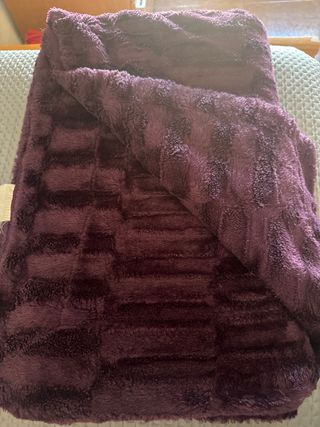 Manta de sofá morada suave