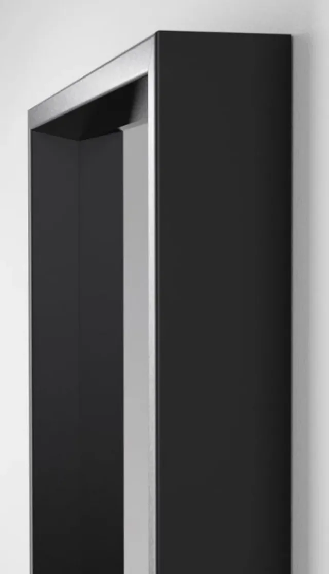 Espejo de pared negro marrón uno 25€  Dos 45€