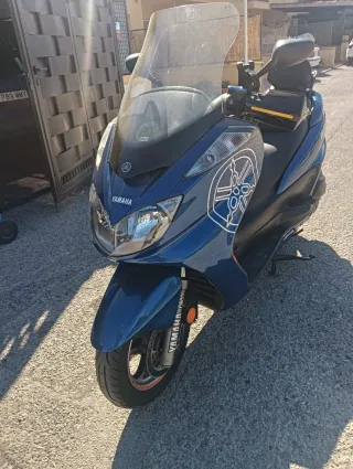 Yamaha Majesty YP 400