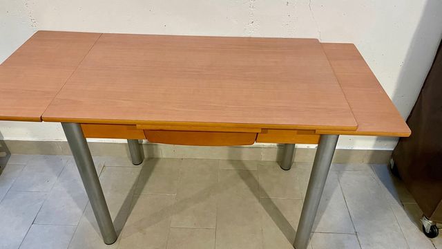Mesa de cocina extensible madera y metal