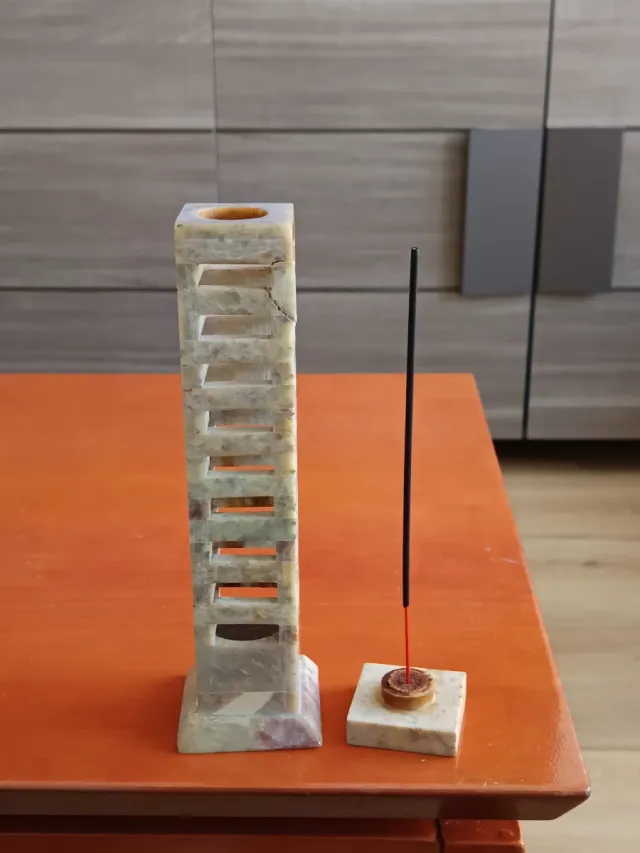 Quemador de incienso de mármol