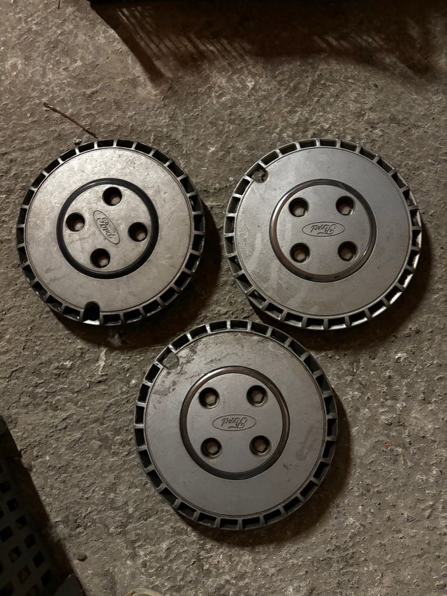 Tapacubos Ford Orión (Set de 3)