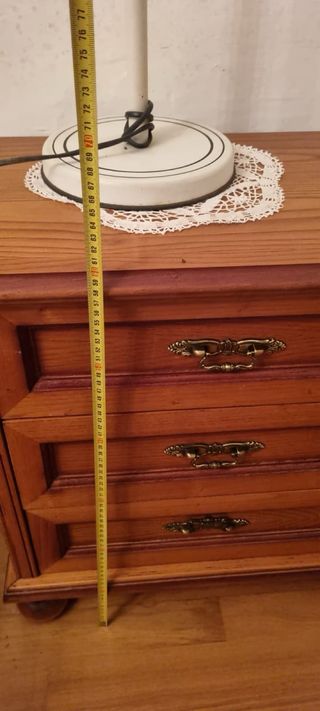 Conjunto habitación: mesilla, cama y mueble