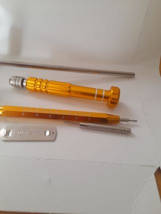 Attrezzo per levare perni SWATCH e altro