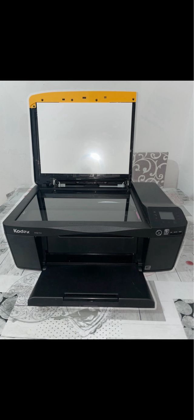 Impresora Kodak Negra y Amarilla
