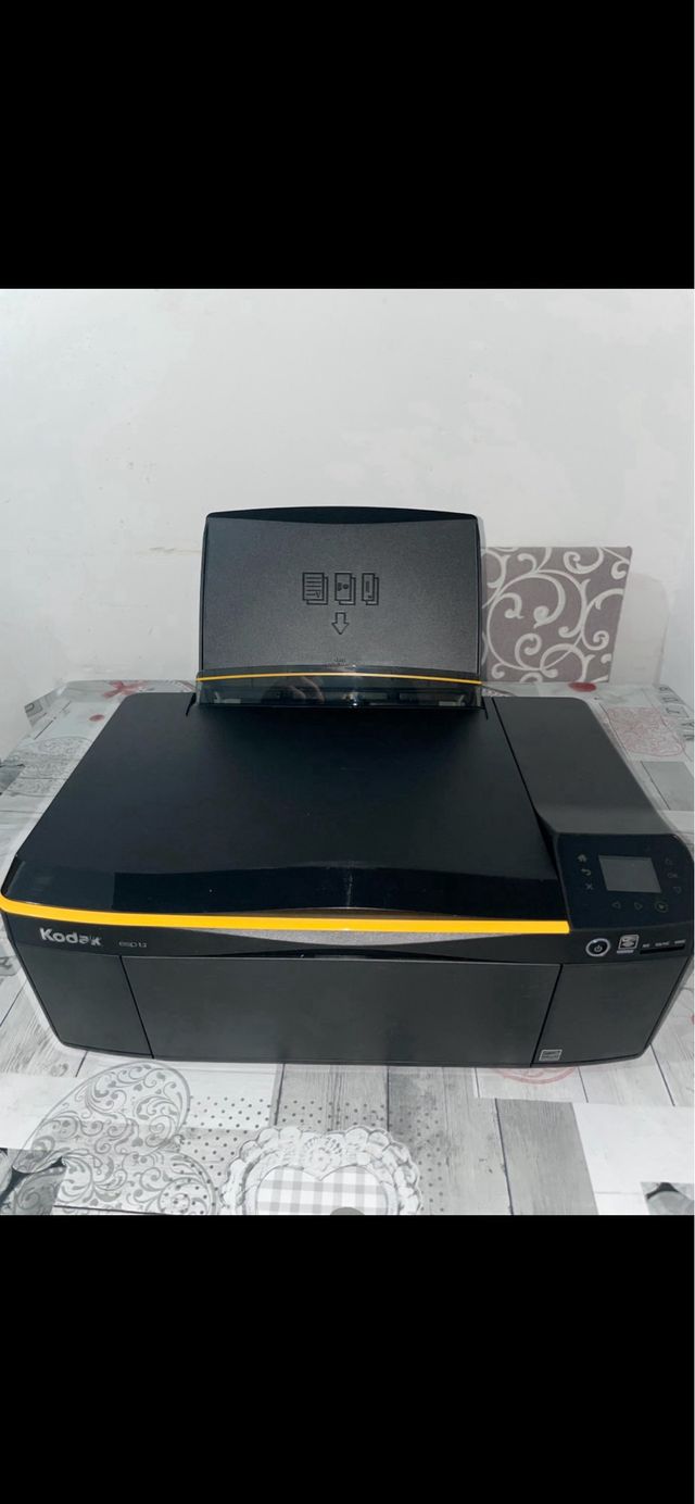 Impresora Kodak Negra y Amarilla
