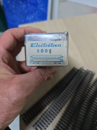 Vagone treno con luci interne