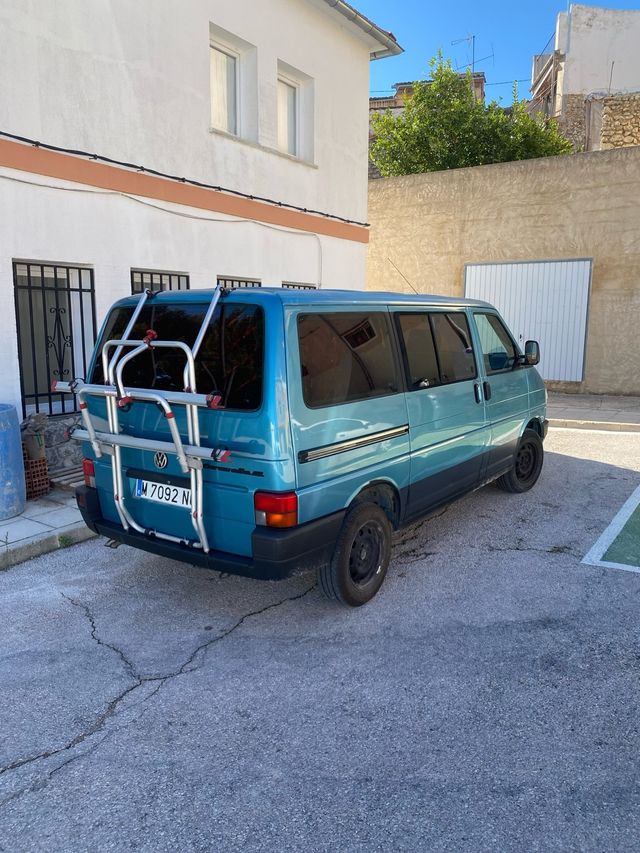 VOLKSWAGEN CARAVELLE T4 2.5 GL