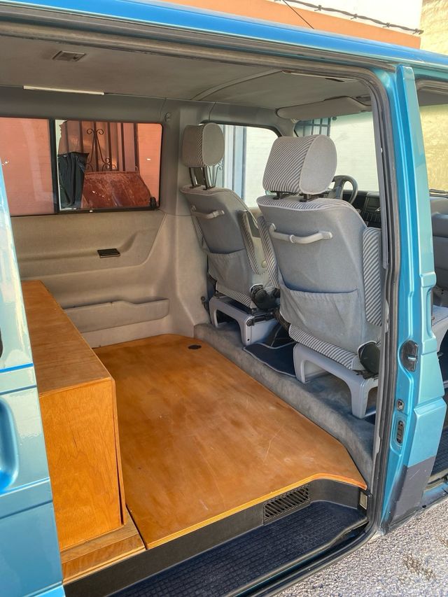 VOLKSWAGEN CARAVELLE T4 2.5 GL