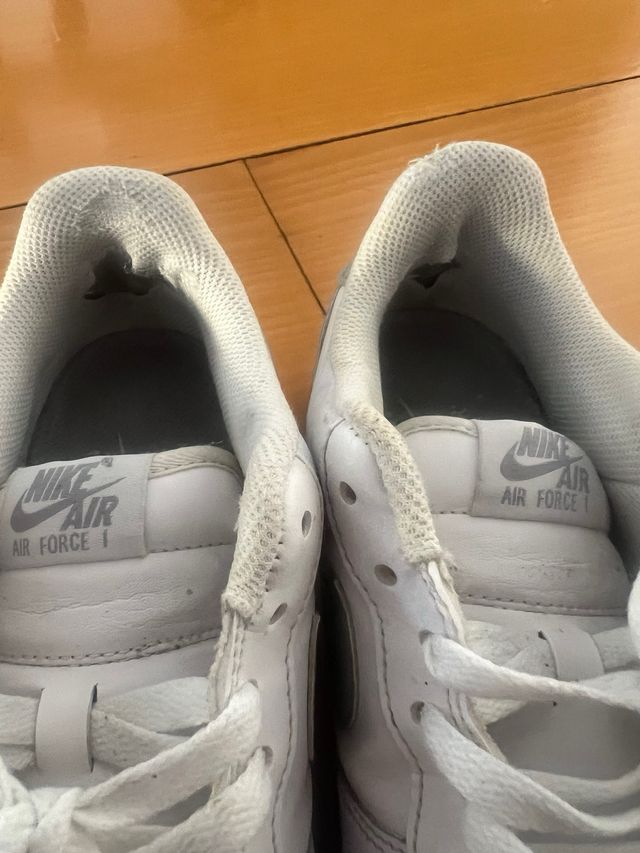 Tenis Nike Air Force 1 Blancos y Grises