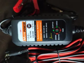 Caricabatterie automatica MOTOPOWER MP00205A 12V