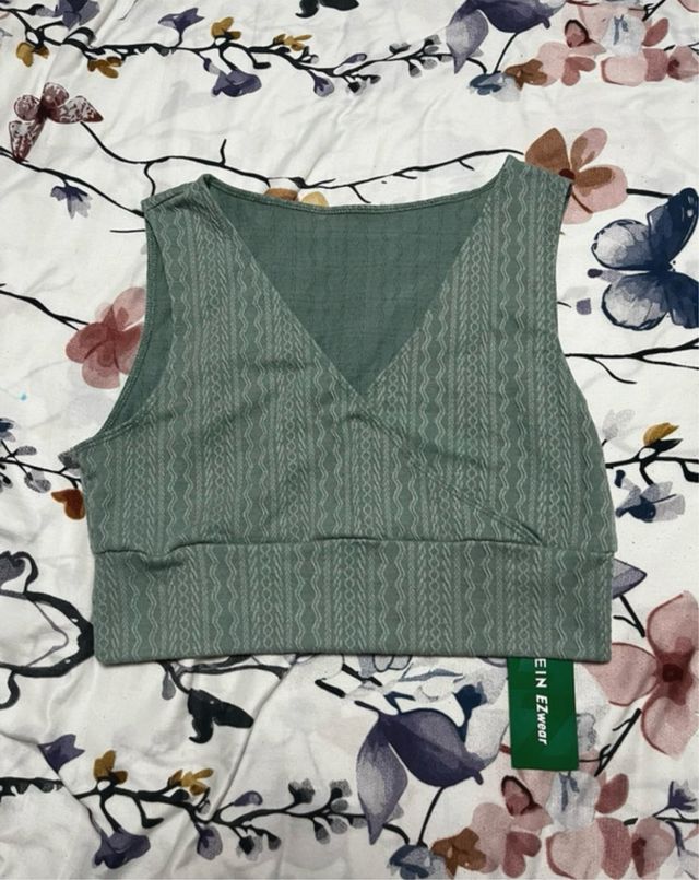 Camiseta verde con textura