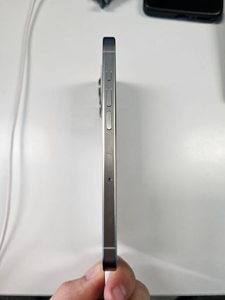 iPhone 15 Pro Argento