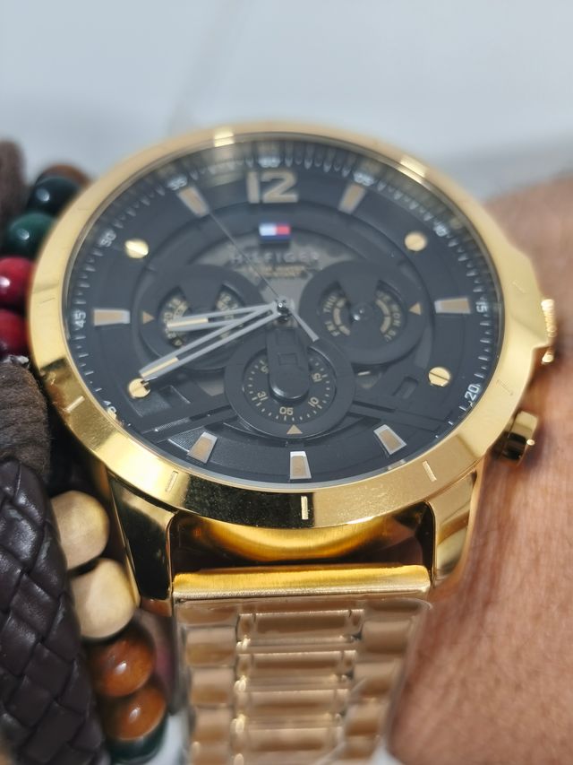 Reloj Tommy Hilfiger Dorado Caja Negra