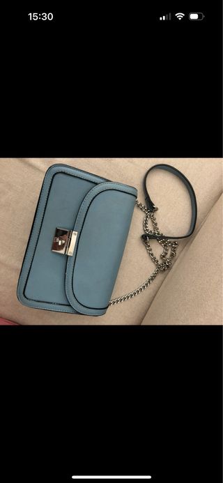 Bolso bandolera celeste Stradivarius