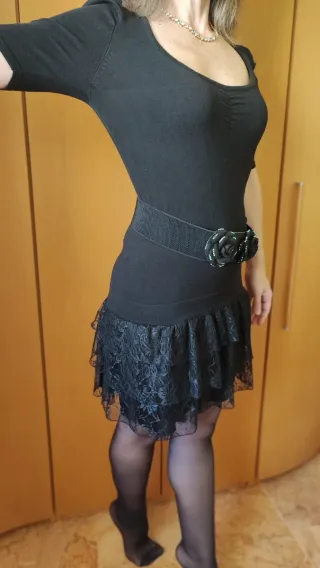 Vestido de fiesta corto Talla S/M marca Blanco .