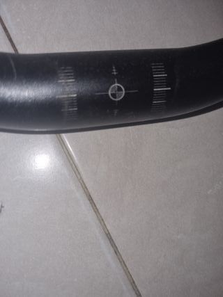 Manillar de bicicleta negro
