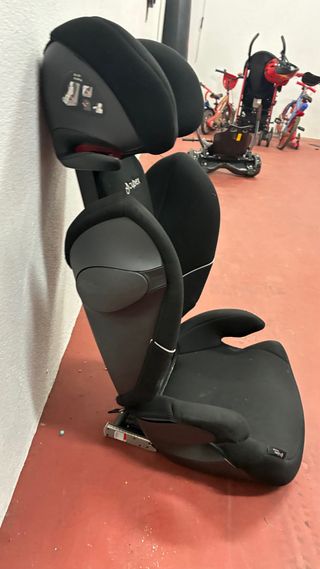 Silla coche Cybex negra con isofix 