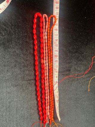 Collar de coral naranja y rojo