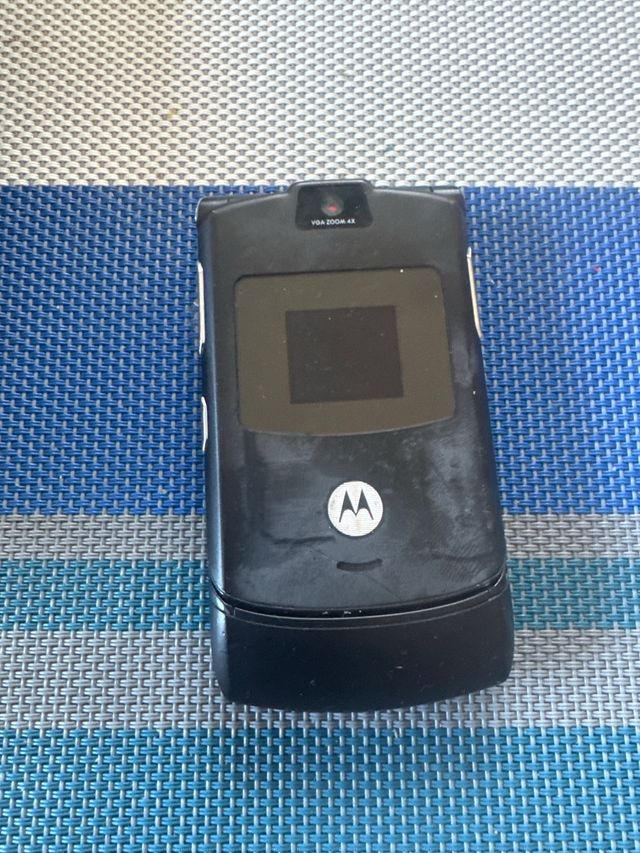 Lotto di 4 telefoni vintage: Motorola, Nokia, HTC, Tymm