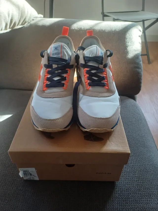 Zapatillas Munich UM 31 Hombre Blancas Naranja